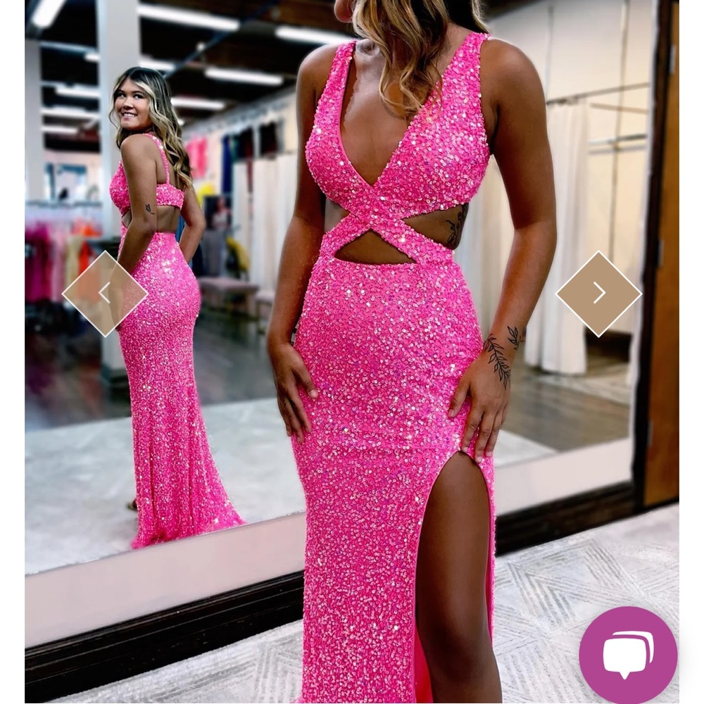 Berlin nova brand new size 4 formal fancy dress. Never worn